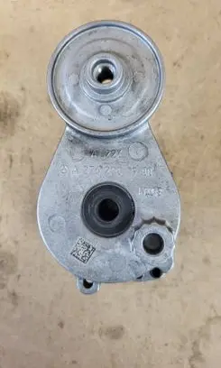 Mercedes-Benz GLC X253 C253 Generator/alternator belt tensioner A2742001900