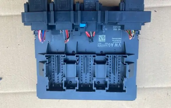 Volkswagen PASSAT B7 MPM control module 3AA937087N