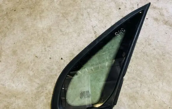 Volvo S40, V40 Rear side window