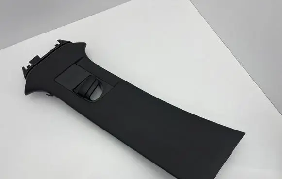 Volvo XC40 (B) pillar trim (bottom) 31457491 77870858 631440132