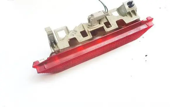 Toyota Yaris Third/center stoplight