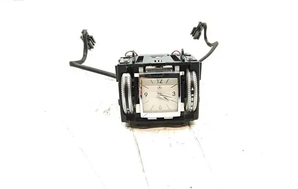 Mercedes-Benz S W221 Clock A2218270370 102720500