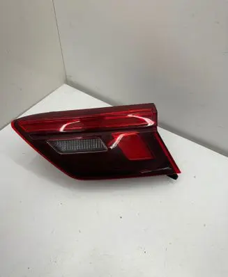 Volkswagen Tiguan Tailgate rear/tail lights 5NA945094