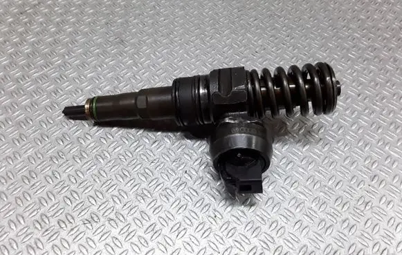Volkswagen Caddy Fuel injector 038130073BN