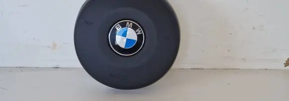 BMW 4 F32 F33 Steering wheel airbag 33784579703 0589P1000278 496021650