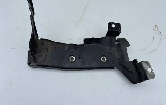 Audi e-tron Fender mounting bracket 4J3821132