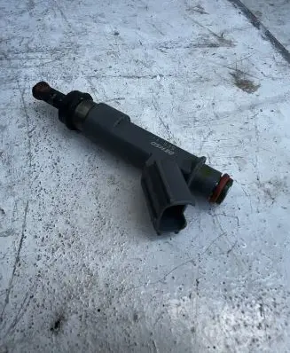 Toyota C-HR I Fuel injector 232500T110