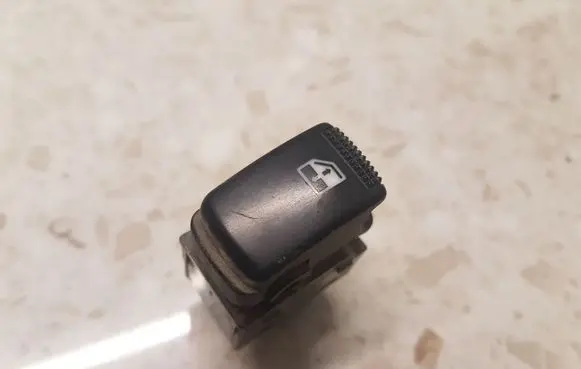 KIA Sorento Electric window control switch