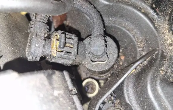 Opel Zafira B Fuel injector 0445110276
