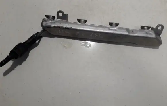 Toyota Yaris Fuel main line pipe