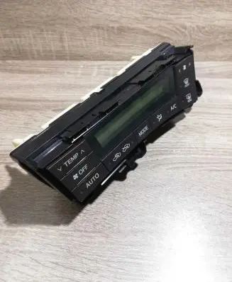 Toyota Prius (XW20) Climate control unit 5590047020