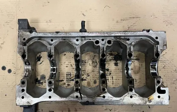 Volvo XC90 Crankshaft Holder 8653860 2664233