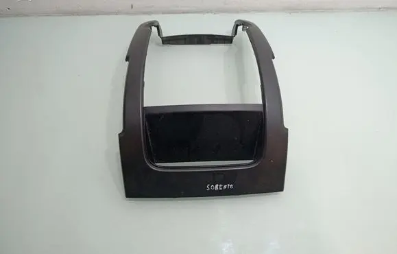 KIA Sorento Dashboard center trim panel 847402P100