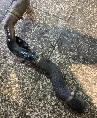 Mitsubishi Grandis Air intake hose/pipe