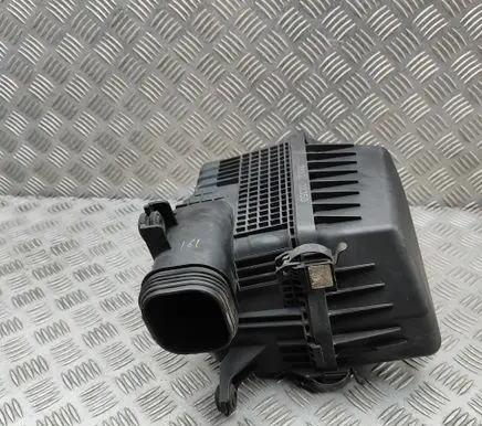Hyundai i40 Air filter box 281103Z350