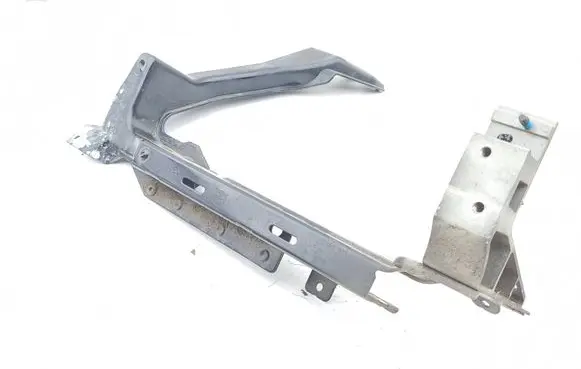 Jaguar F-Pace Headlight/headlamp mounting bracket HK8313N078A