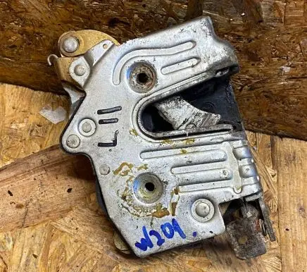 Mercedes-Benz 190 W201 Rear door lock
