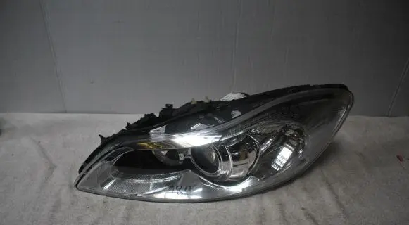 Volvo C30 Headlight/headlamp 31299818 0301255281