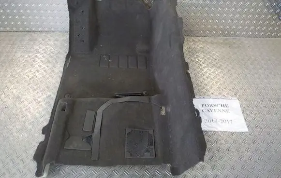 Porsche Cayenne (92A) Front floor carpet liner 