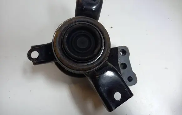 Hyundai i20 (PB PBT) Engine mount vacuum valve ŁAPA PODUSZKA SILNIKA I20 1.4 CRDI