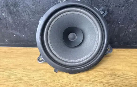 Volvo S80 Rear door speaker 30679498 4913480233 4454129