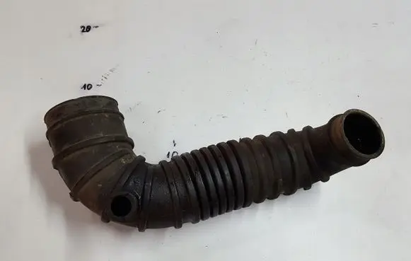 Mitsubishi Pajero Intake resonator 