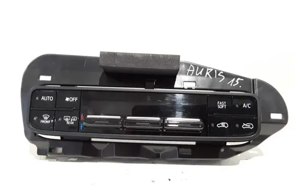 Toyota Auris E180 Climate control unit 5590002820
