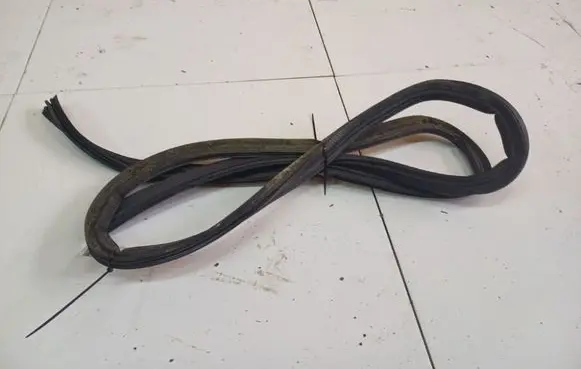 Renault Espace - Grand espace IV Rubber seal front coupe door 