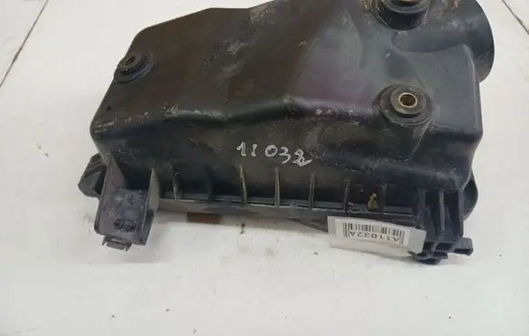 Toyota Corolla E120 E130 Air filter box 