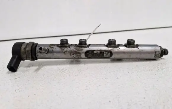 Jaguar XF Fuel main line pipe