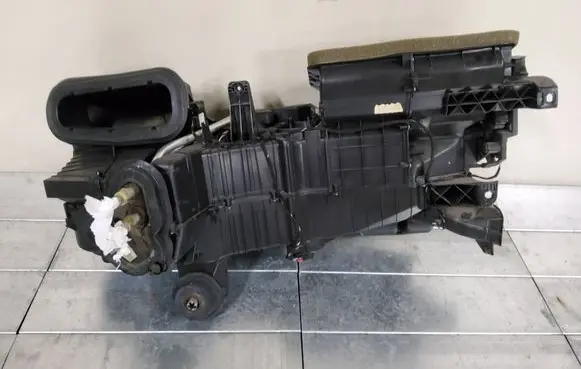 Ford F150 Interior heater climate box assembly HL3H19B555HP T17930B