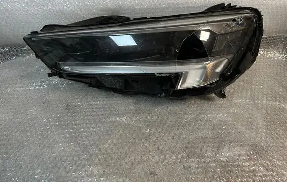 Opel Insignia B Headlight/headlamp 39136835 300474909