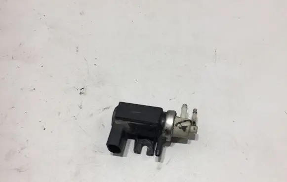 Volkswagen PASSAT B5.5 Turbo solenoid valve 1J0906627A
