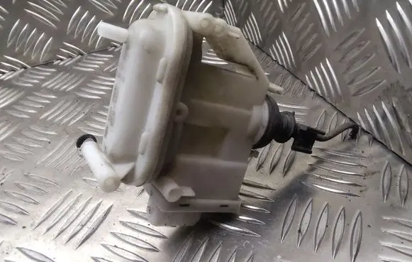 Volkswagen PASSAT B3 Central locking motor 357862153B