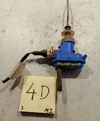 Seat Toledo I (1L) Central locking vacuum pump 893862153C