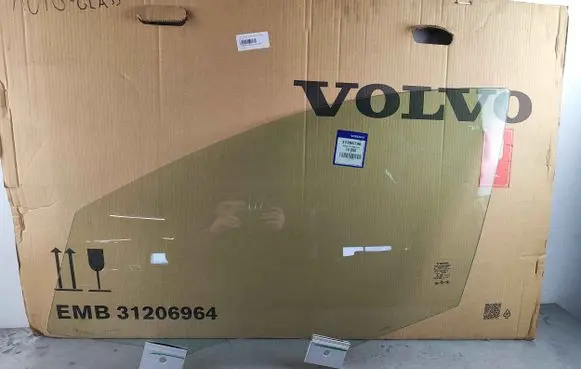 Volvo XC60 Front door window glass four-door 31386793 30745618 31386795
