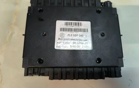 Volkswagen Touareg I Comfort/convenience module 7L6937049M 05066525 H51S3001