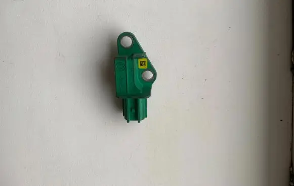 Volkswagen Golf V Airbag deployment crash/impact sensor 1K0909606C