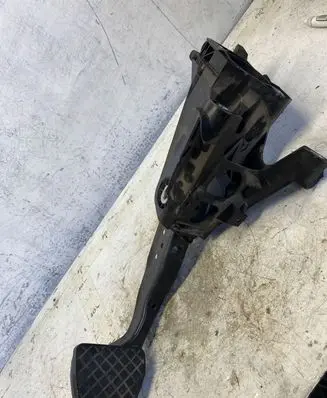 Volkswagen Touran III Brake pedal 5q1723058