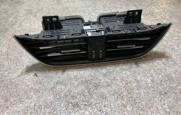 Ford Focus Dash center air vent grill JXFB19K617AP