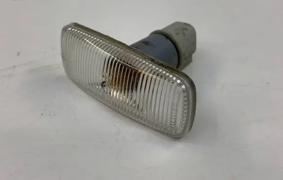 Chrysler 300 - 300C Front fender indicator light