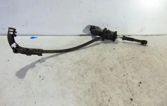 Peugeot 607 Clutch slave cylinder 