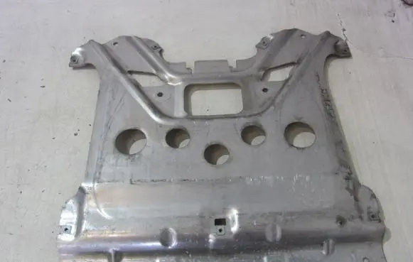BMW 6 F12 F13 Engine splash shield/under tray 7197500