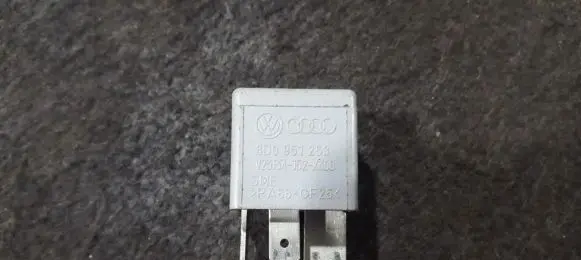 Audi A4 S4 B6 8E 8H Other relay 8d0951253 v23134-j52-x300
