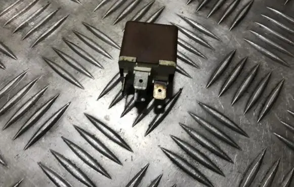 Renault Laguna I Other relay 7700810929