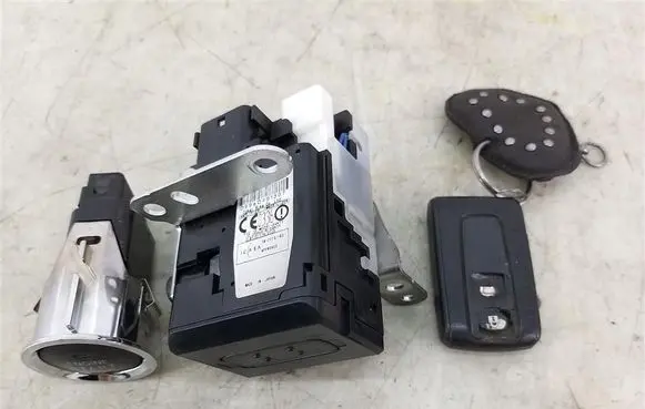 Toyota Corolla Verso E121 Ignition lock 626399000