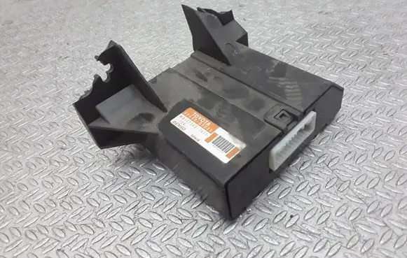 Toyota Corolla Verso AR10 Air conditioner control unit module 886500F030 MB1773007471