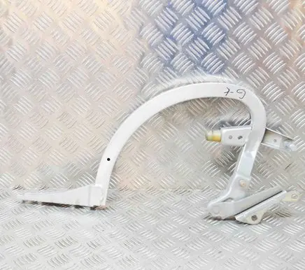 Tailgate/trunk/boot hinge