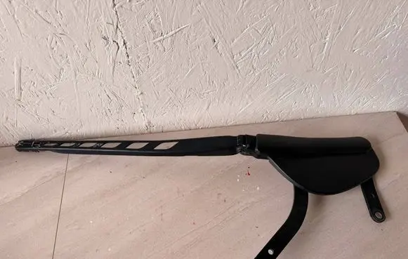 BMW 5 E60 E61 Front wiper blade arm 7035103