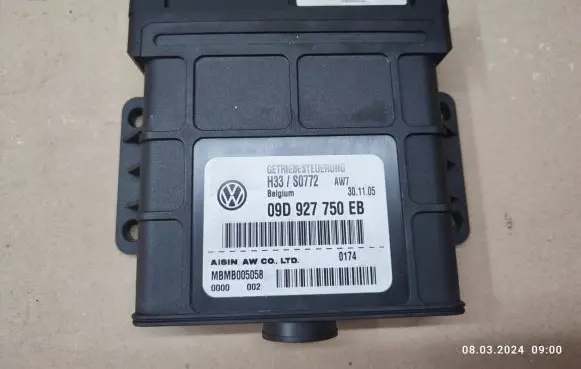 Volkswagen Touareg I Gearbox control unit/module 09D927750EB